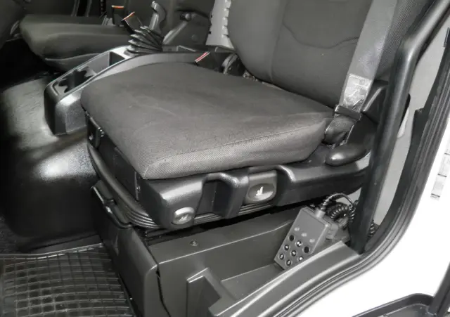 IVECO EUROCARGO 120-190L LIFT EURO6 CHŁODNIA CARRIER XARIOS 600MT 