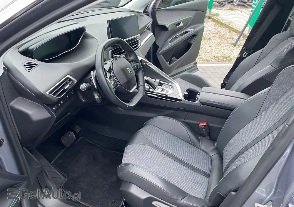 PEUGEOT 5008 PureTech 130 EAT8 Stop & Start Allure Business-Paket