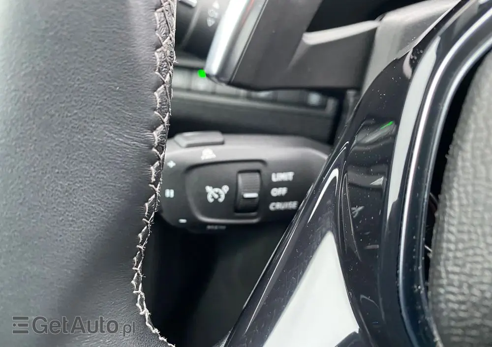 PEUGEOT 5008 PureTech 130 EAT8 Stop & Start Allure Business-Paket