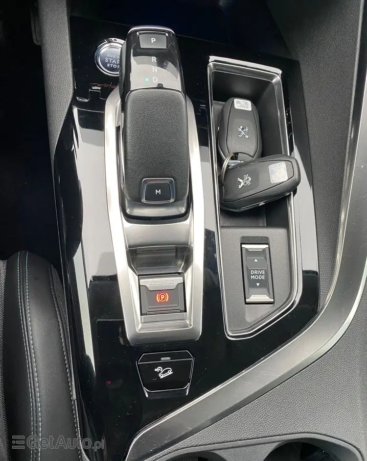 PEUGEOT 5008 PureTech 130 EAT8 Stop & Start Allure Business-Paket