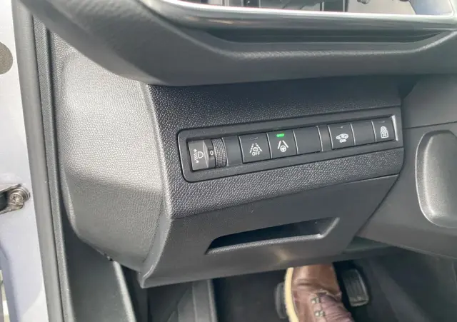 PEUGEOT 5008 PureTech 130 EAT8 Stop & Start Allure Business-Paket