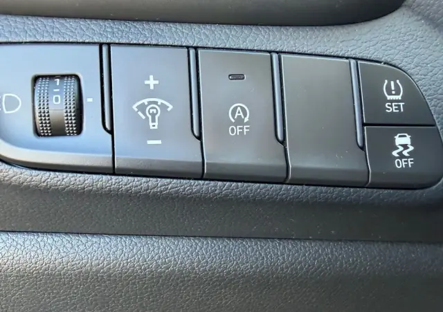 HYUNDAI I30 1.5 DPI Classic +