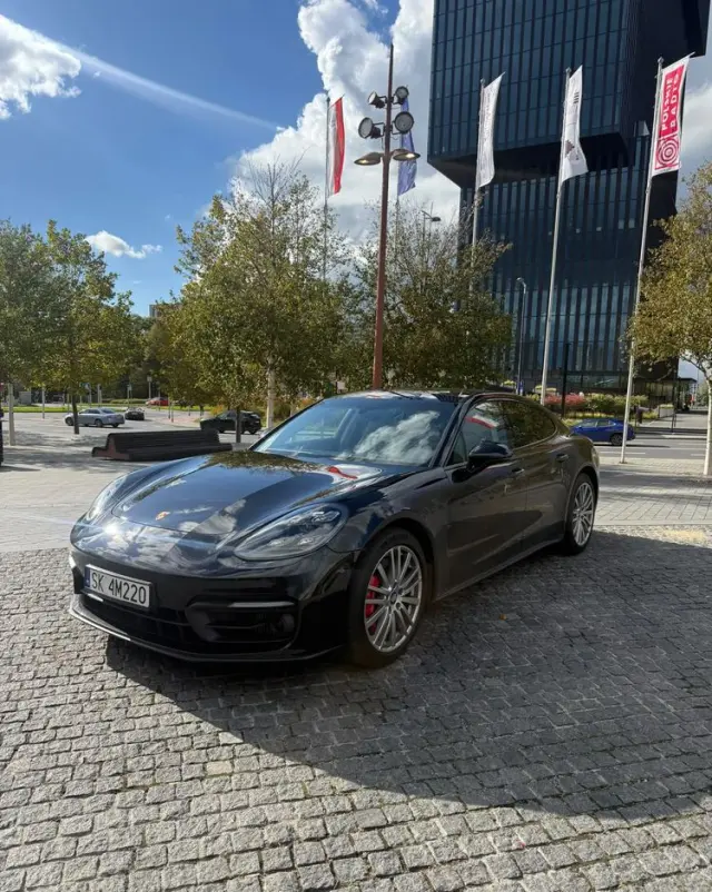 PORSCHE Panamera 