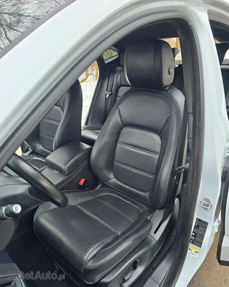 JAGUAR E-Pace P250 AWD R-Dynamic