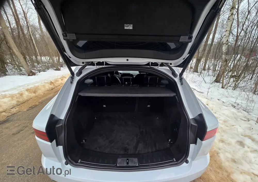 JAGUAR E-Pace P250 AWD R-Dynamic