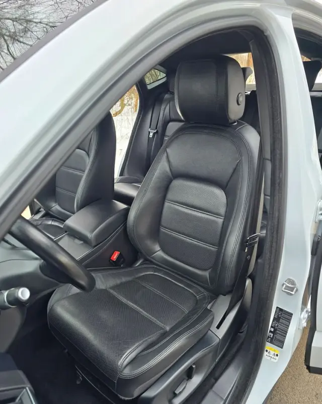 JAGUAR E-Pace P250 AWD R-Dynamic