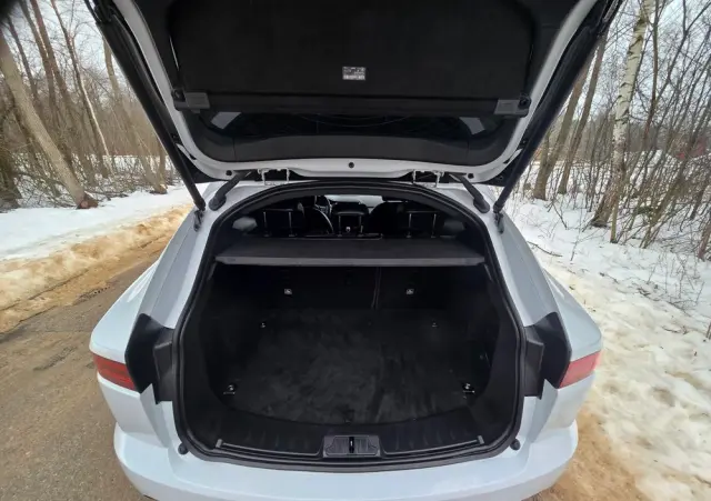 JAGUAR E-Pace P250 AWD R-Dynamic