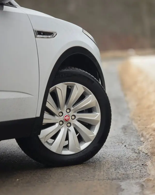 JAGUAR E-Pace P250 AWD R-Dynamic