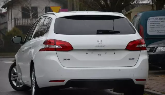 PEUGEOT 308 