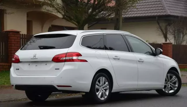 PEUGEOT 308 