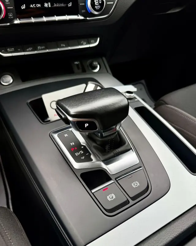 AUDI Q5 50 TFSI e Quattro S tronic sport