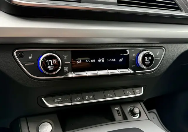 AUDI Q5 50 TFSI e Quattro S tronic sport