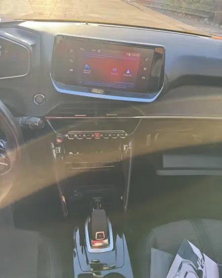 PEUGEOT 208 PureTech 100 EAT8 Allure