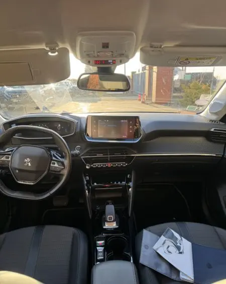 PEUGEOT 208 PureTech 100 EAT8 Allure