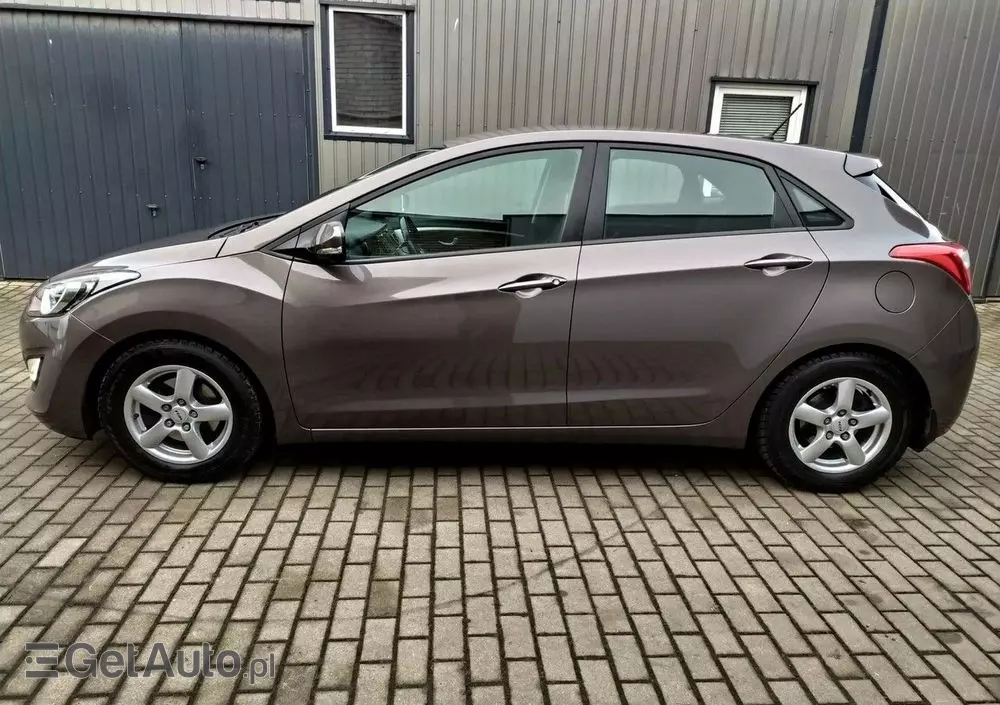 HYUNDAI I30 1.6 GDI BlueDrive Classic +