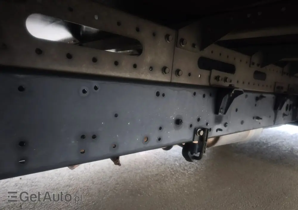 IVECO DAILY 35C14 2.3 HPI KONTENER 8 PALET WINDA KLIMA 