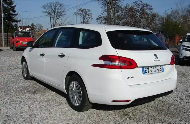 PEUGEOT 308 