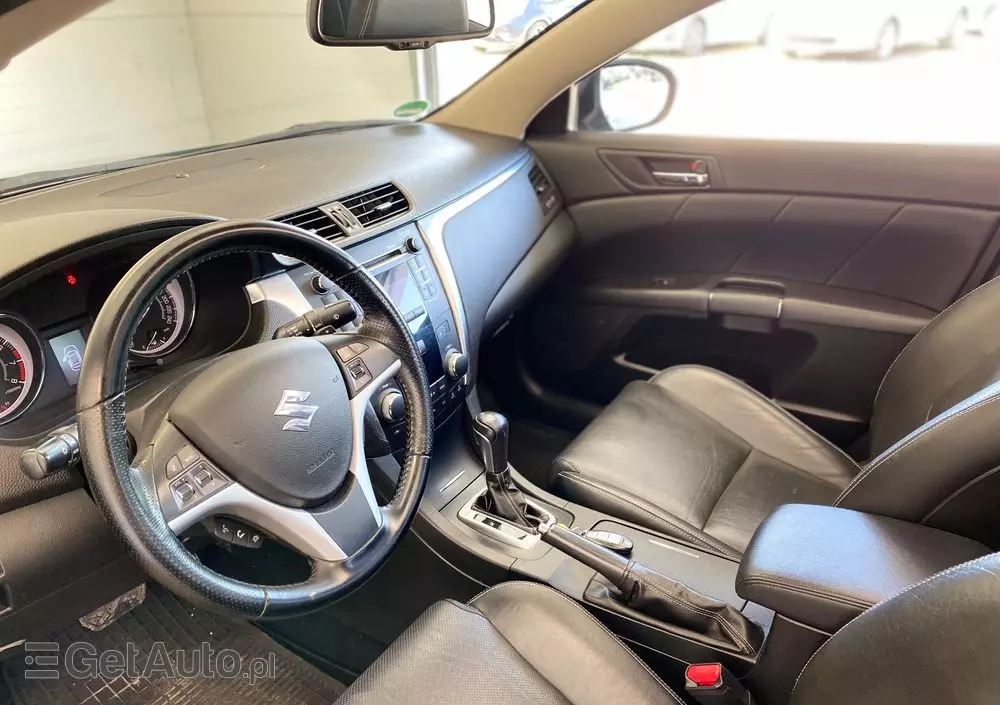 SUZUKI Kizashi 2.4 Sport 4WD CVT