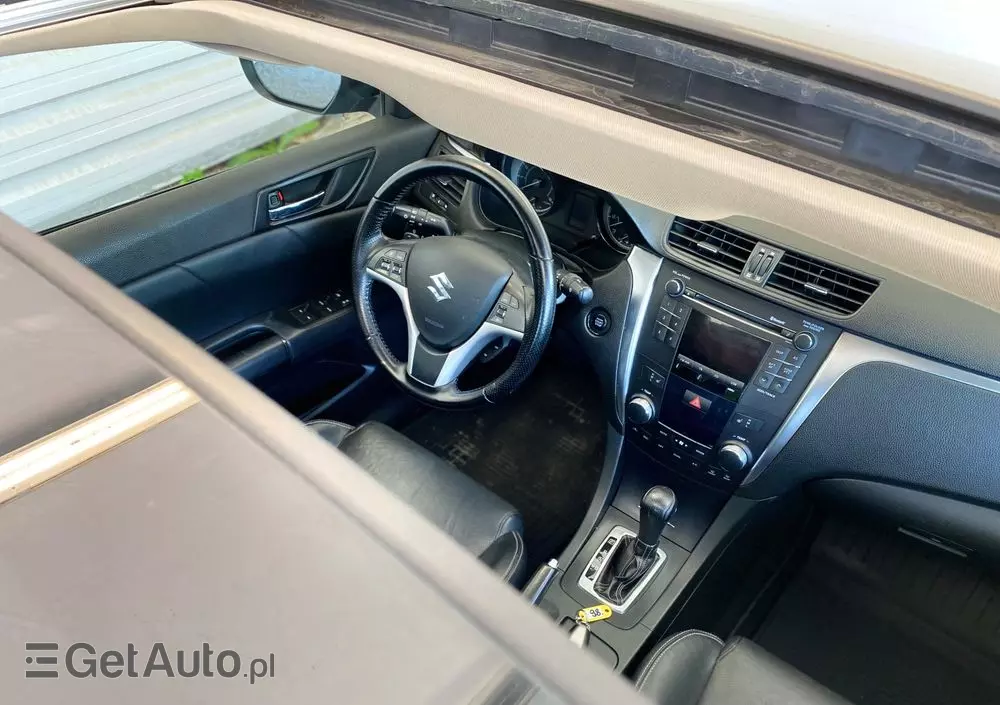 SUZUKI Kizashi 2.4 Sport 4WD CVT