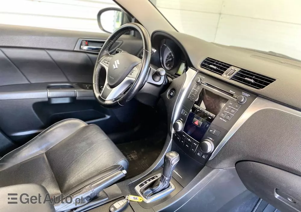 SUZUKI Kizashi 2.4 Sport 4WD CVT