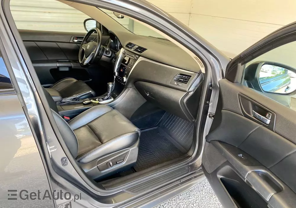 SUZUKI Kizashi 2.4 Sport 4WD CVT