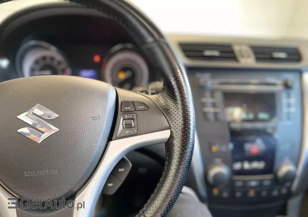 SUZUKI Kizashi 2.4 Sport 4WD CVT