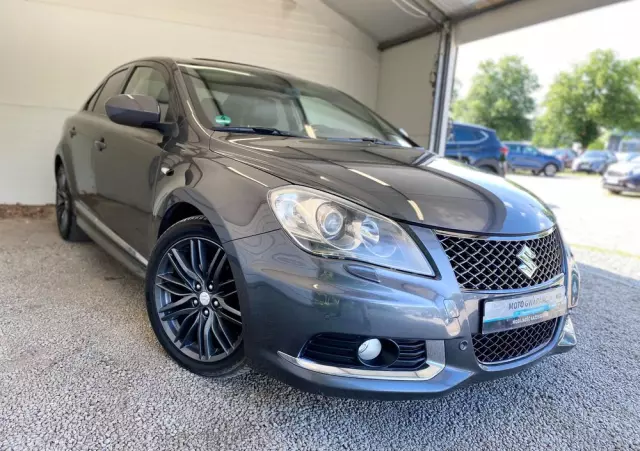 SUZUKI Kizashi 2.4 Sport 4WD CVT