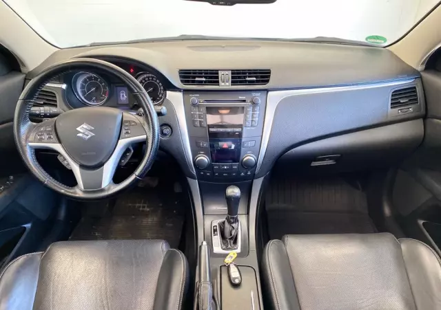 SUZUKI Kizashi 2.4 Sport 4WD CVT