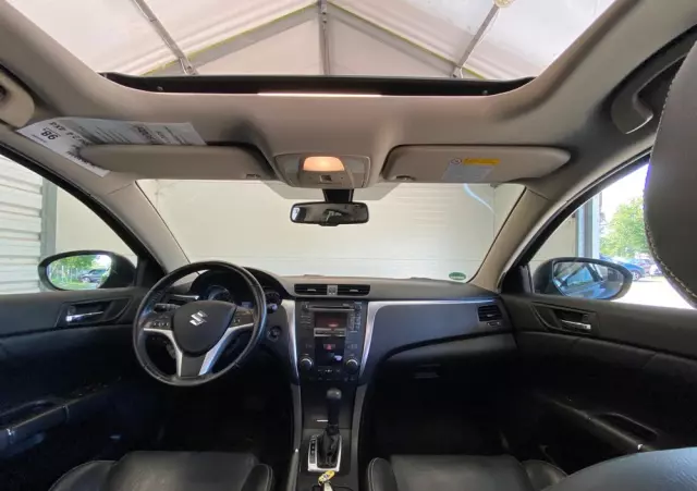 SUZUKI Kizashi 2.4 Sport 4WD CVT