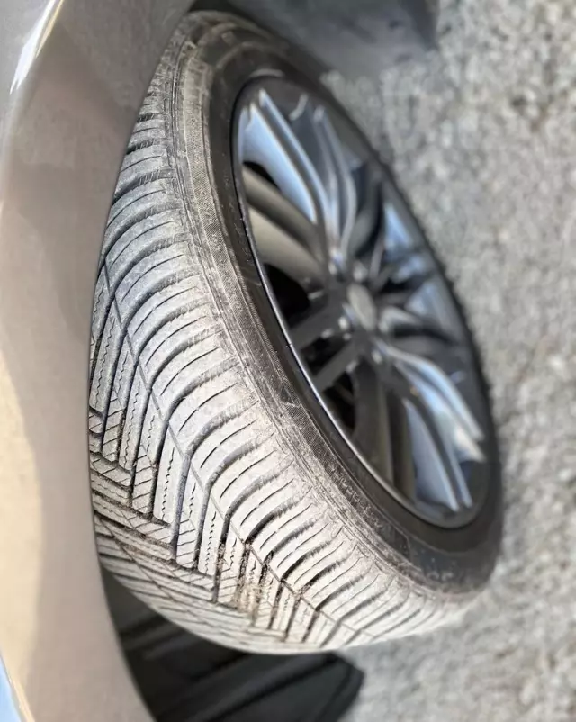 SUZUKI Kizashi 2.4 Sport 4WD CVT