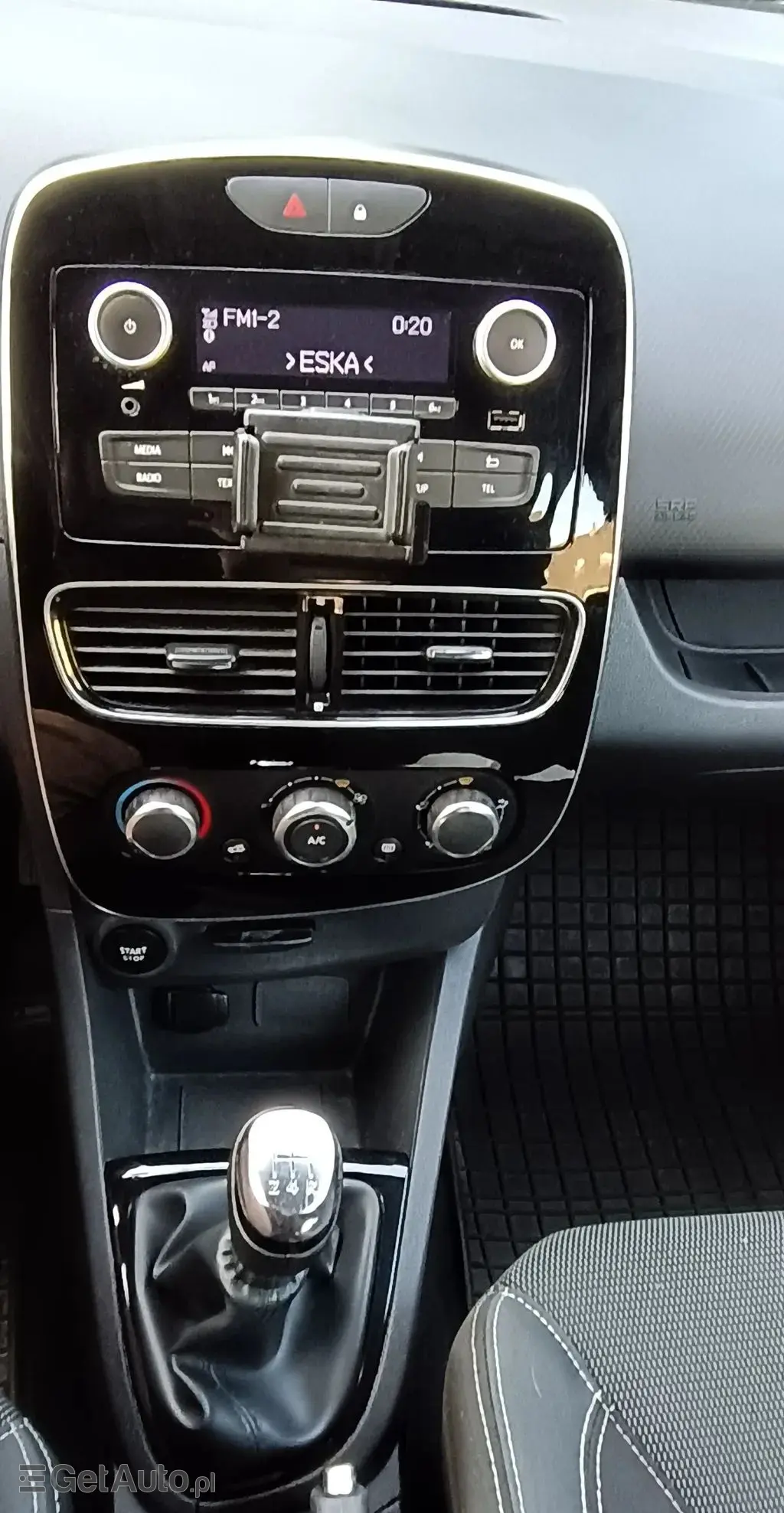 RENAULT Clio 
