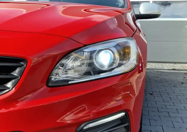 VOLVO V60 D4 RDesign