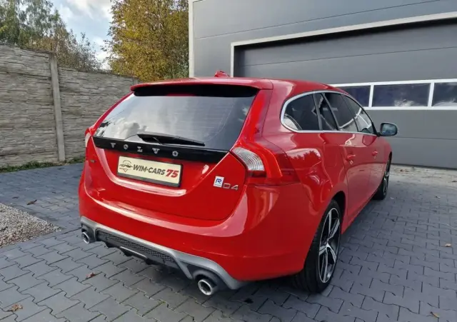 VOLVO V60 D4 RDesign