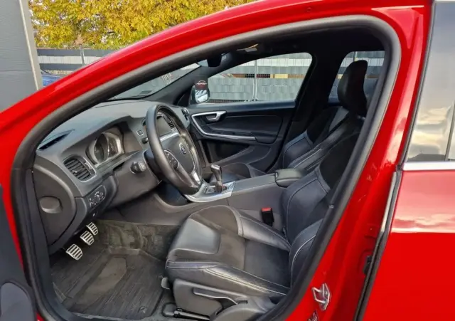 VOLVO V60 D4 RDesign