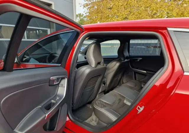 VOLVO V60 D4 RDesign