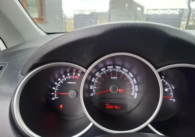 KIA Venga 1.4 CVVT UEFA EURO 2016