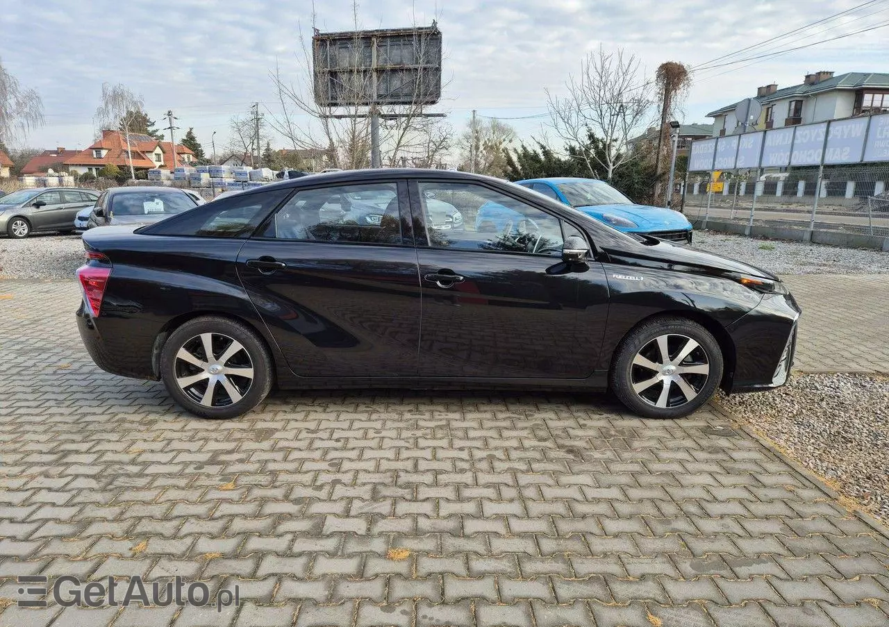 TOYOTA Mirai 