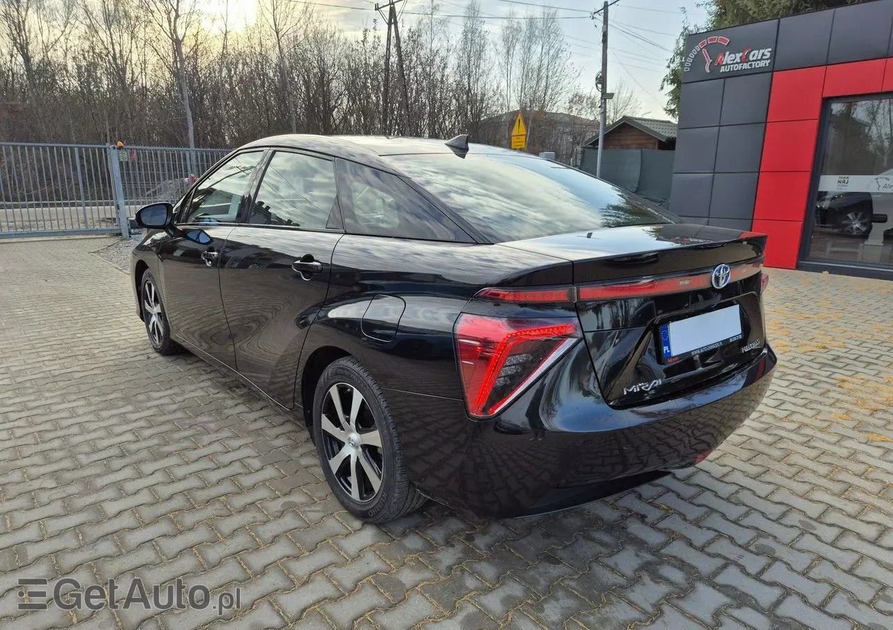 TOYOTA Mirai 