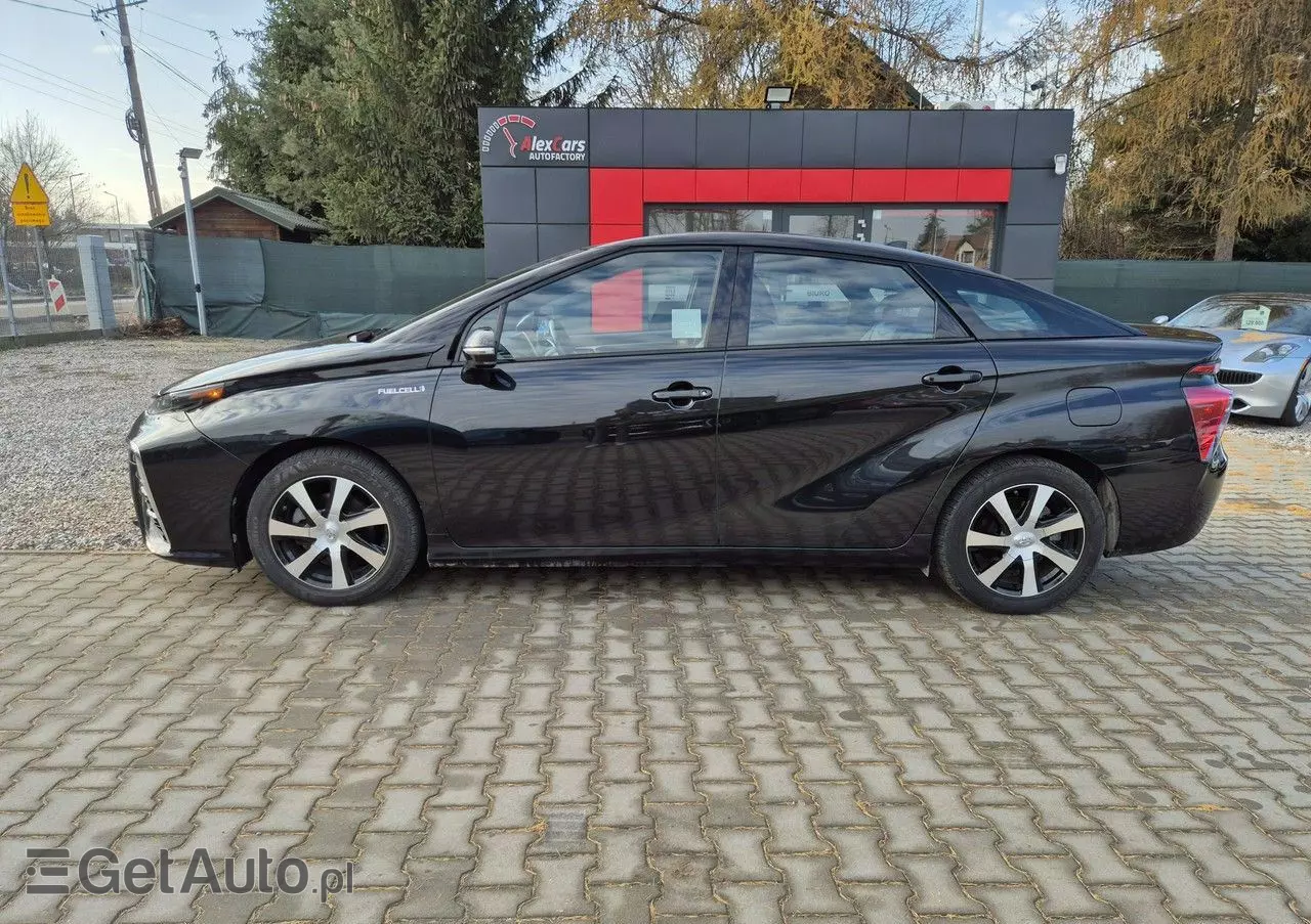 TOYOTA Mirai 