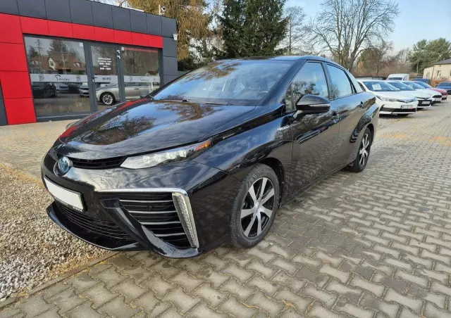 TOYOTA Mirai 