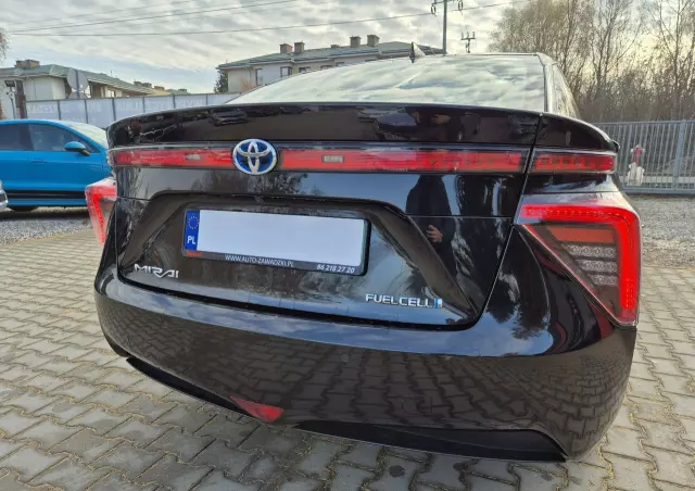TOYOTA Mirai 