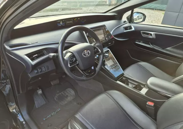 TOYOTA Mirai 