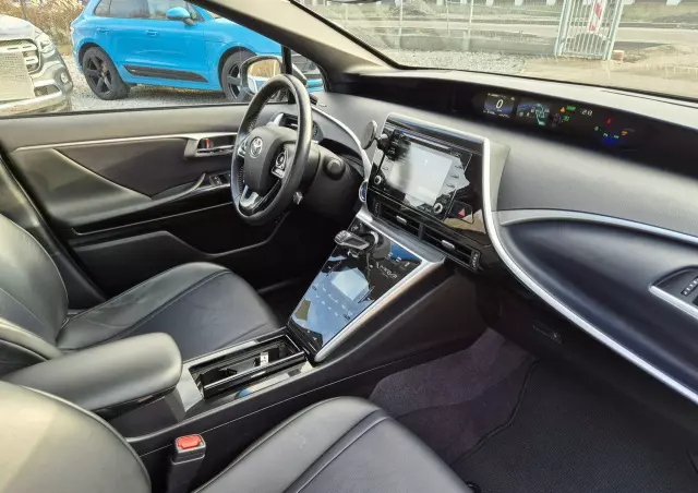 TOYOTA Mirai 