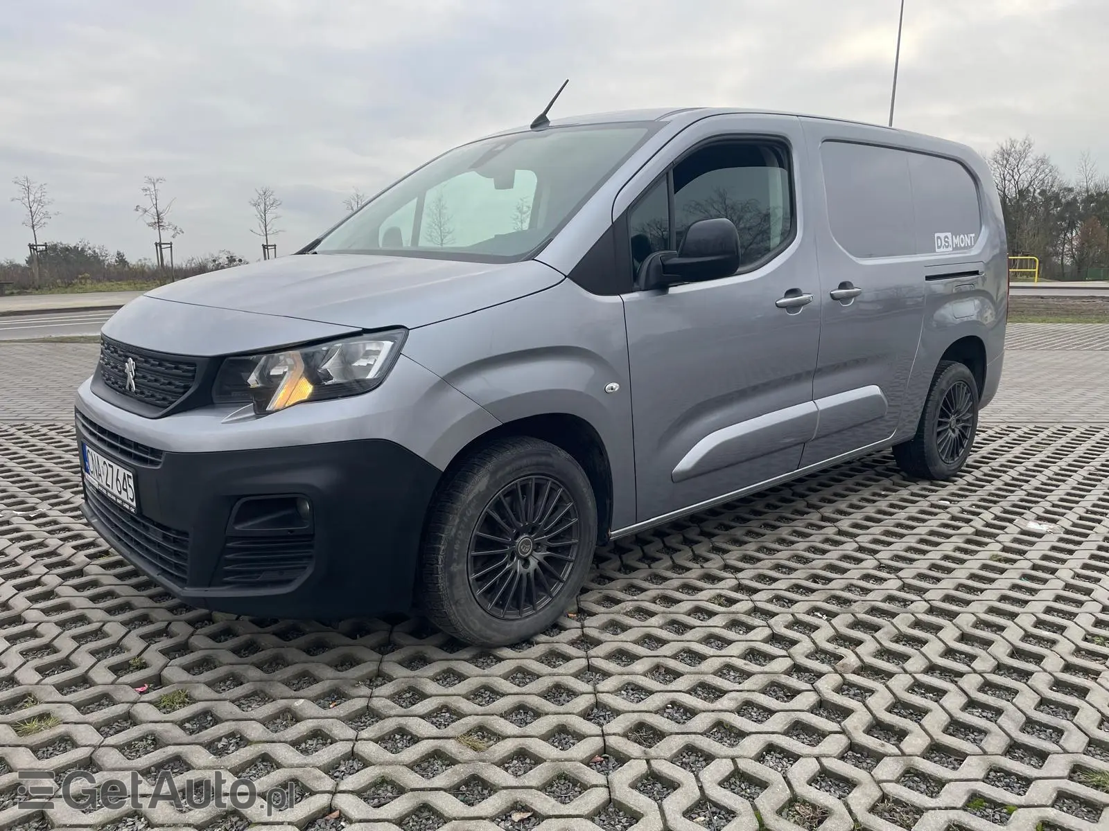 PEUGEOT Partner Long Premium Aut.