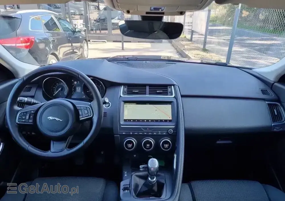 JAGUAR E-Pace 