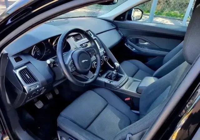 JAGUAR E-Pace 