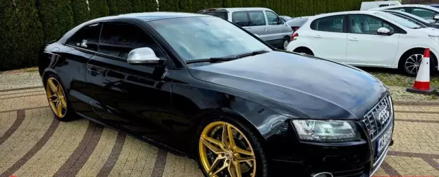 AUDI S5 