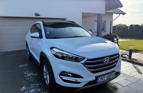 HYUNDAI Tucson 