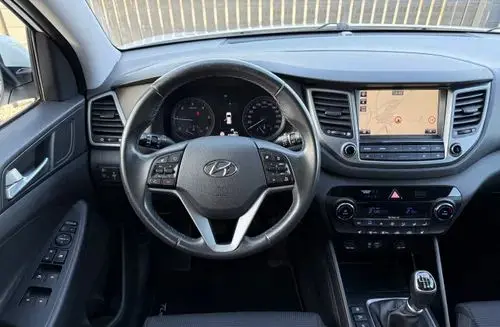 HYUNDAI Tucson 