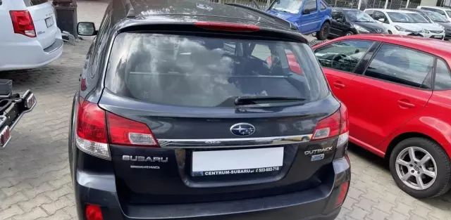 SUBARU Outback 